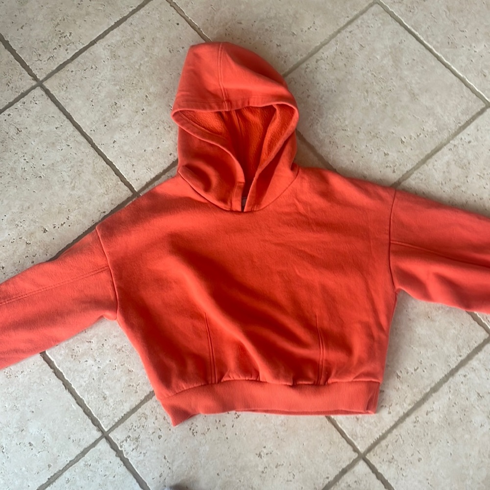 Orange cropped sweatshirt with hood